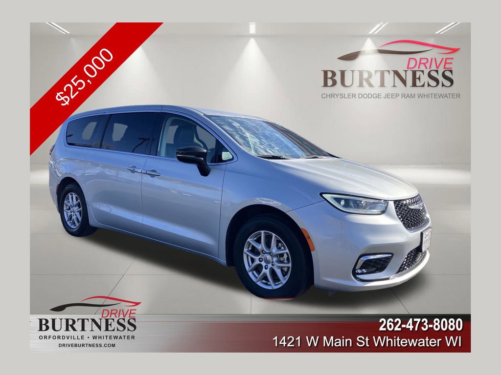 Used 2024 Chrysler Pacifica Touring-L image 1
