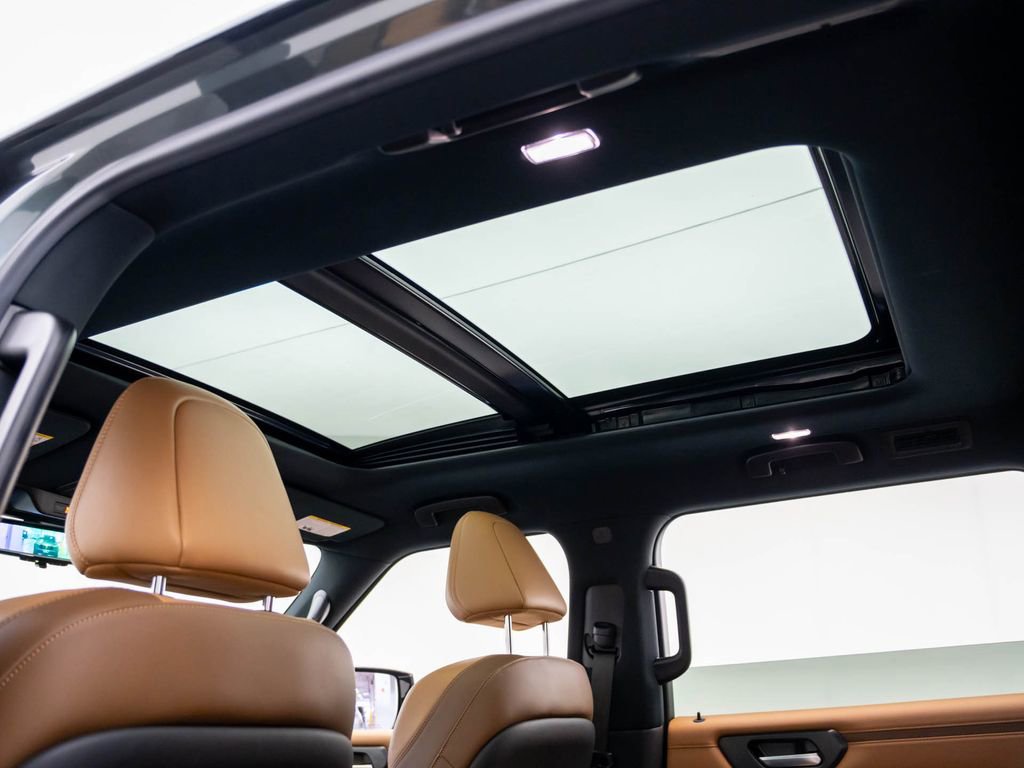 Used 2025 Nissan Armada Platinum Reserve w/ Convenience Package image 20