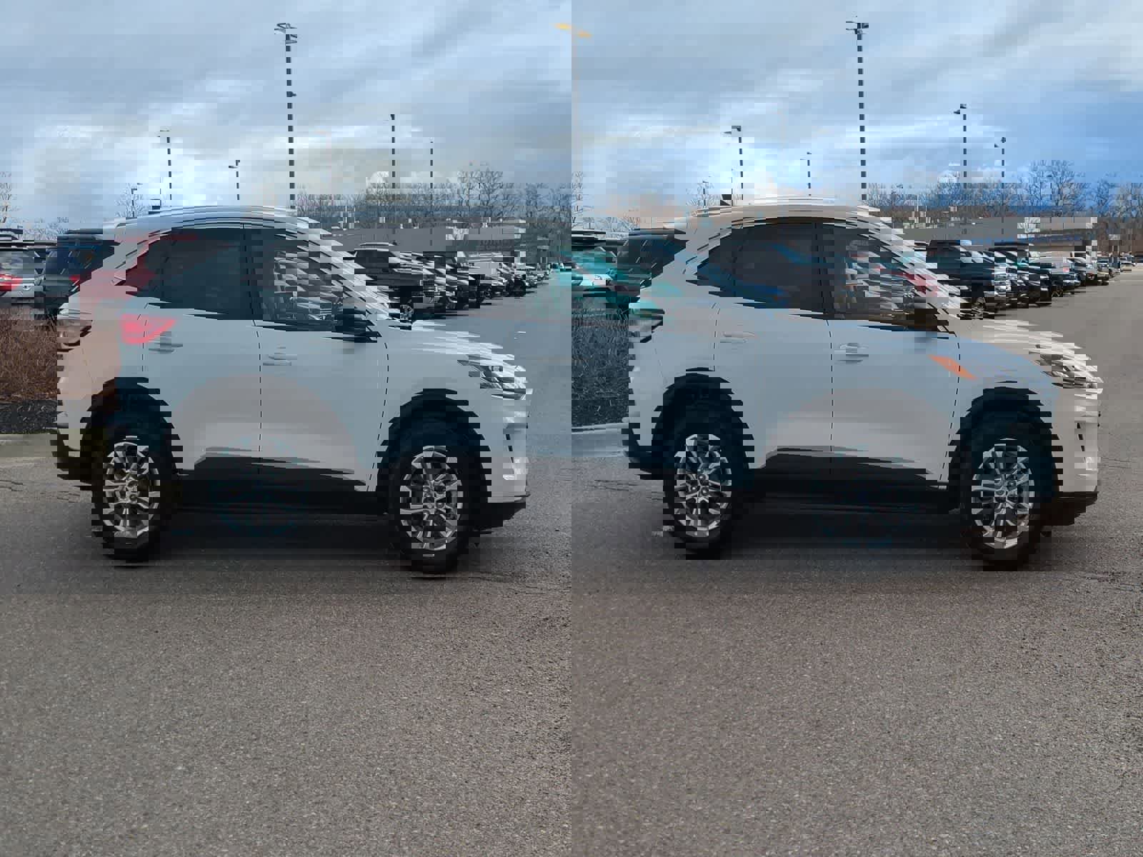 Used 2022 Ford Escape SE w/ Convenience Package image 9