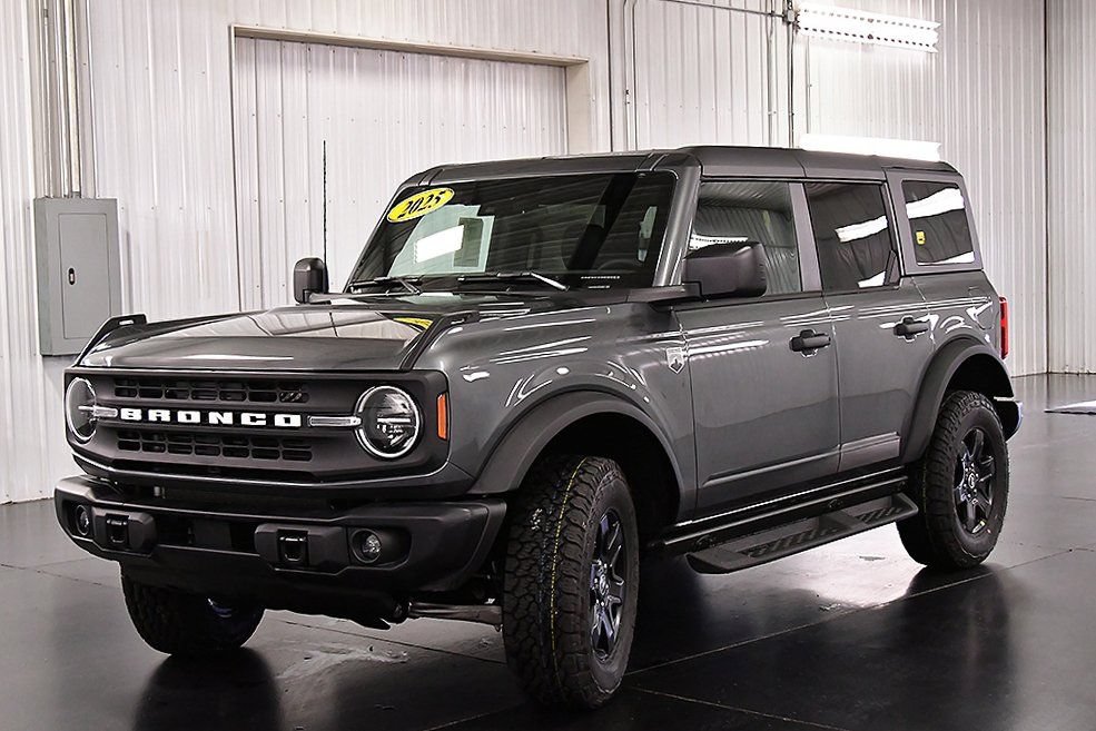 New 2025 Ford Bronco Big Bend w/ Black Diamond Package AWD/4WD image 3