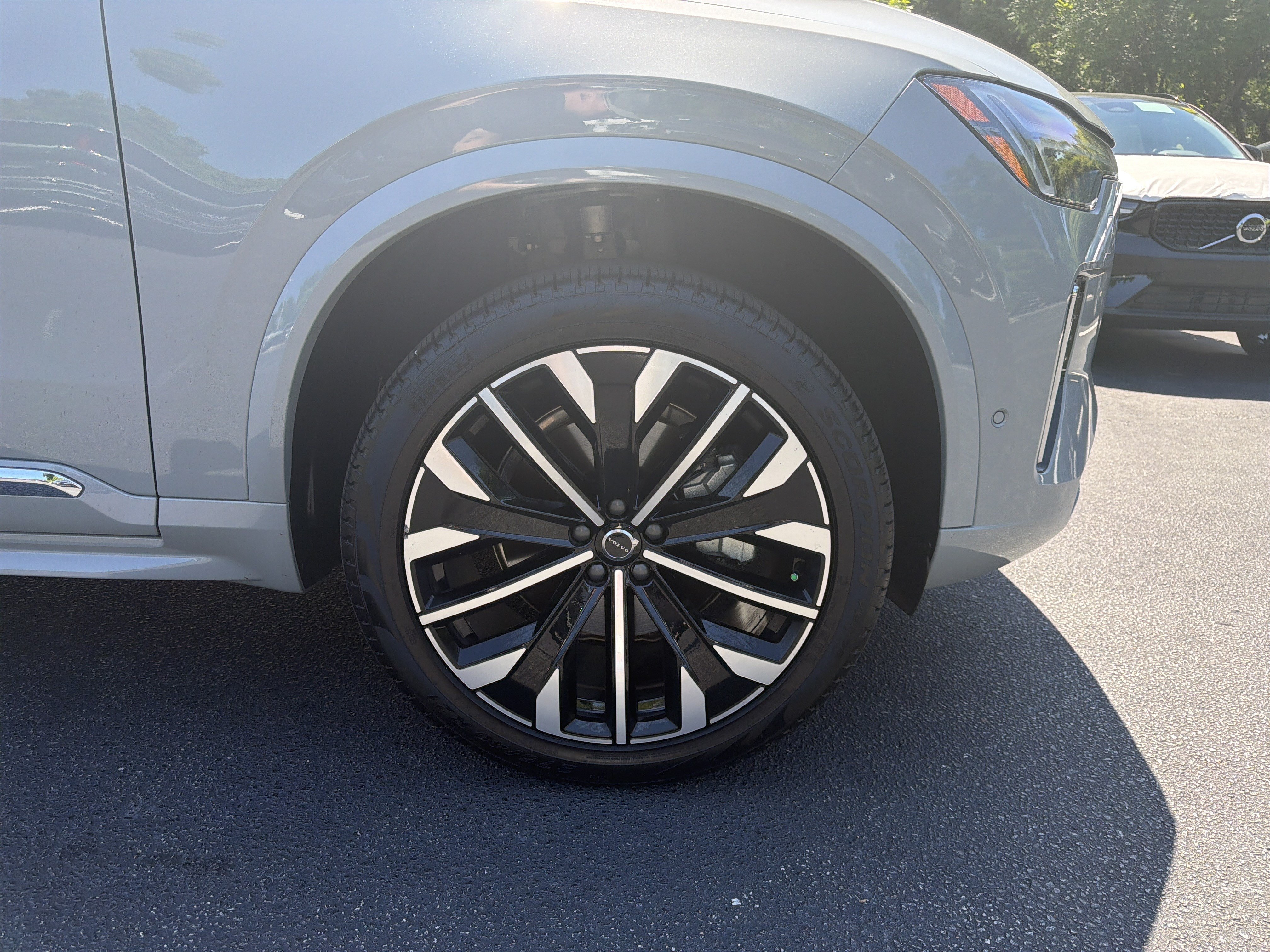 Certified 2026 Volvo XC90 B6 Plus w/ Protection Package Premier AWD/4WD image 36