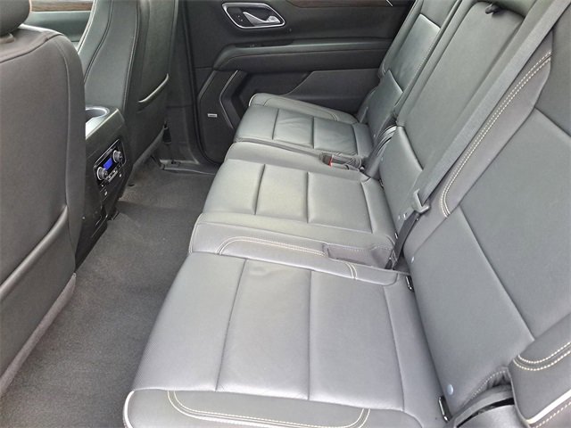 Used 2024 Chevrolet Suburban Premier image 23