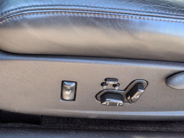 Used 2003 Chevrolet SSR w/ Preferred Equipment Group RWD image 16