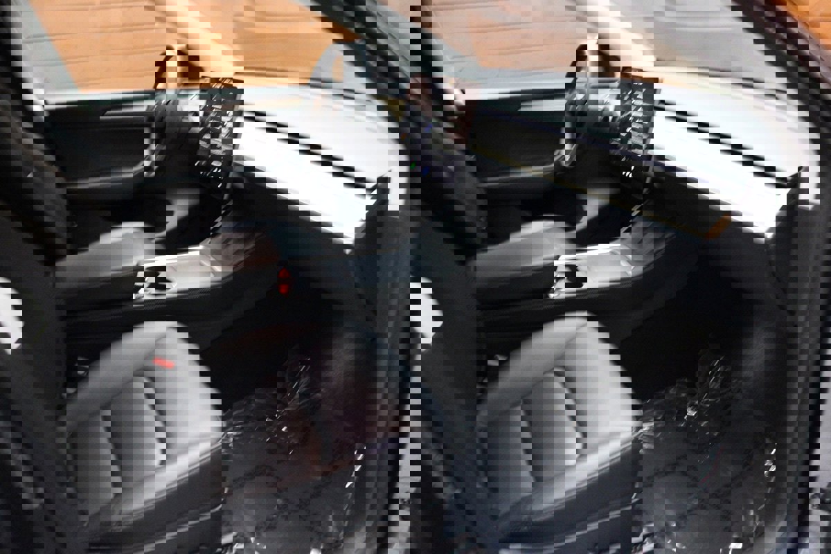 Used 2022 Tesla Model Y Long Range image 29