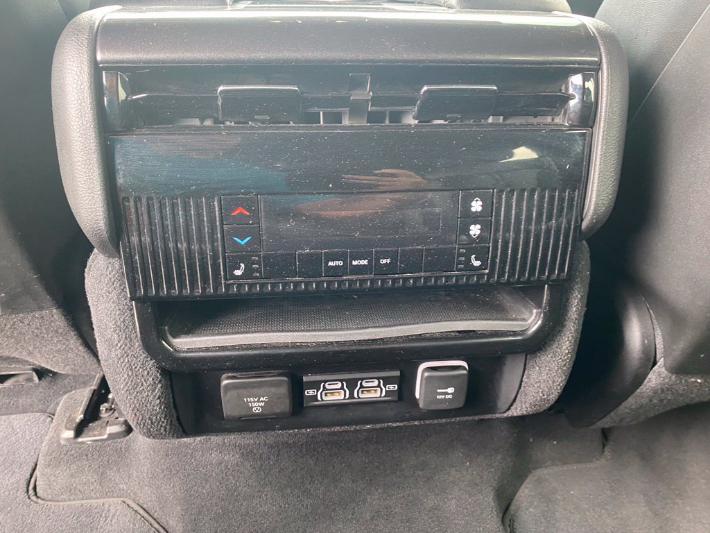 Used 2022 Jeep Wagoneer Series I w/ Convenience Group I AWD/4WD image 28