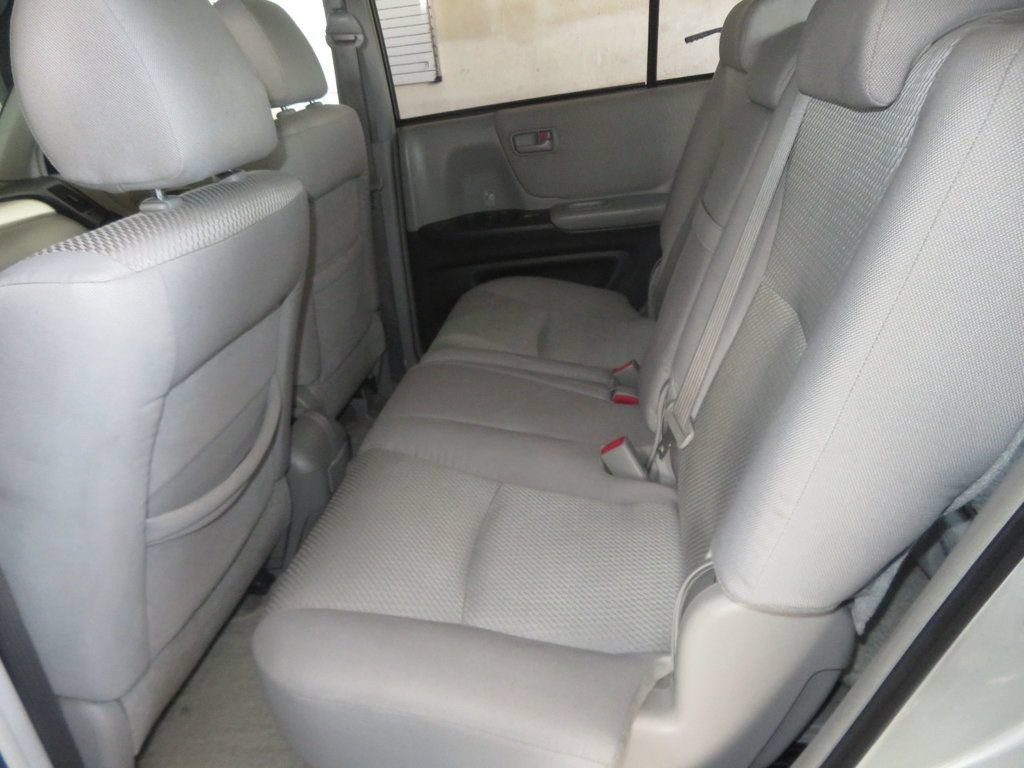 Used 2004 Toyota Highlander 4WD V6 image 18