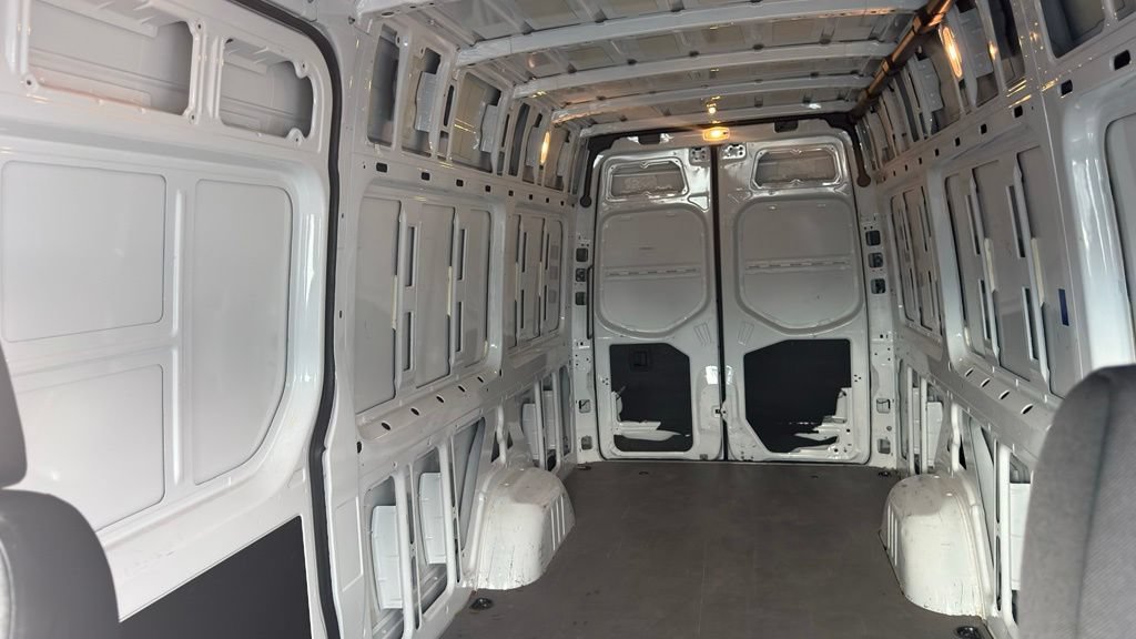 Used 2025 Mercedes-Benz Sprinter 2500 image 13