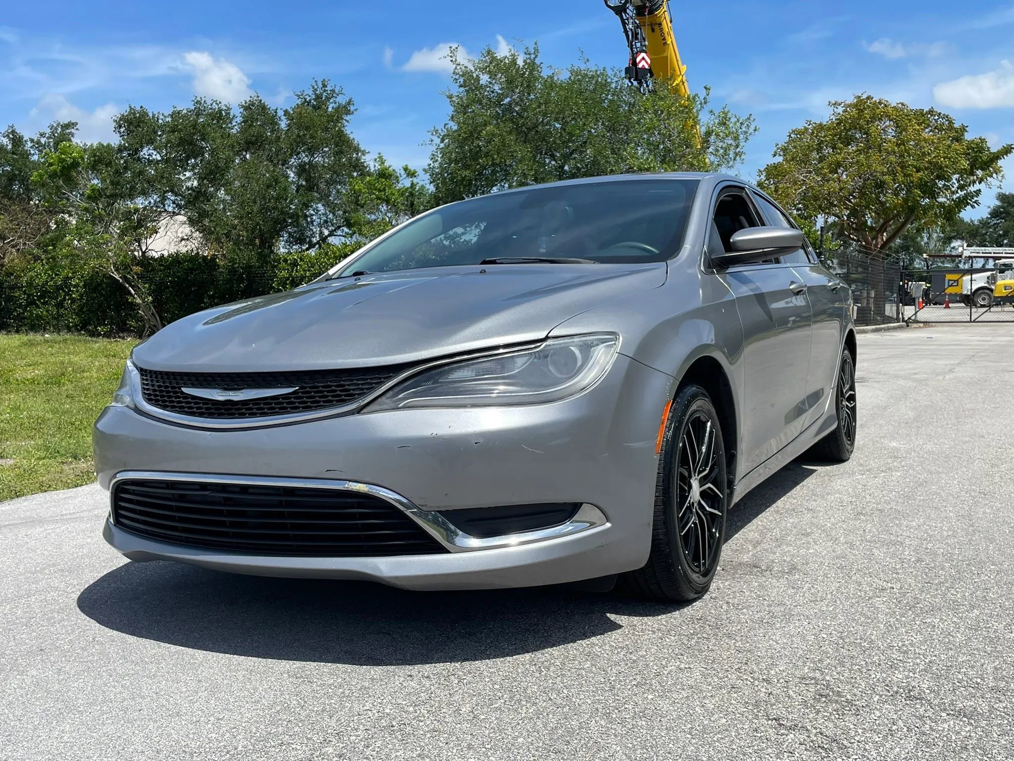 Used 2015 Chrysler 200 Limited w/ Convenience Group FWD image 5