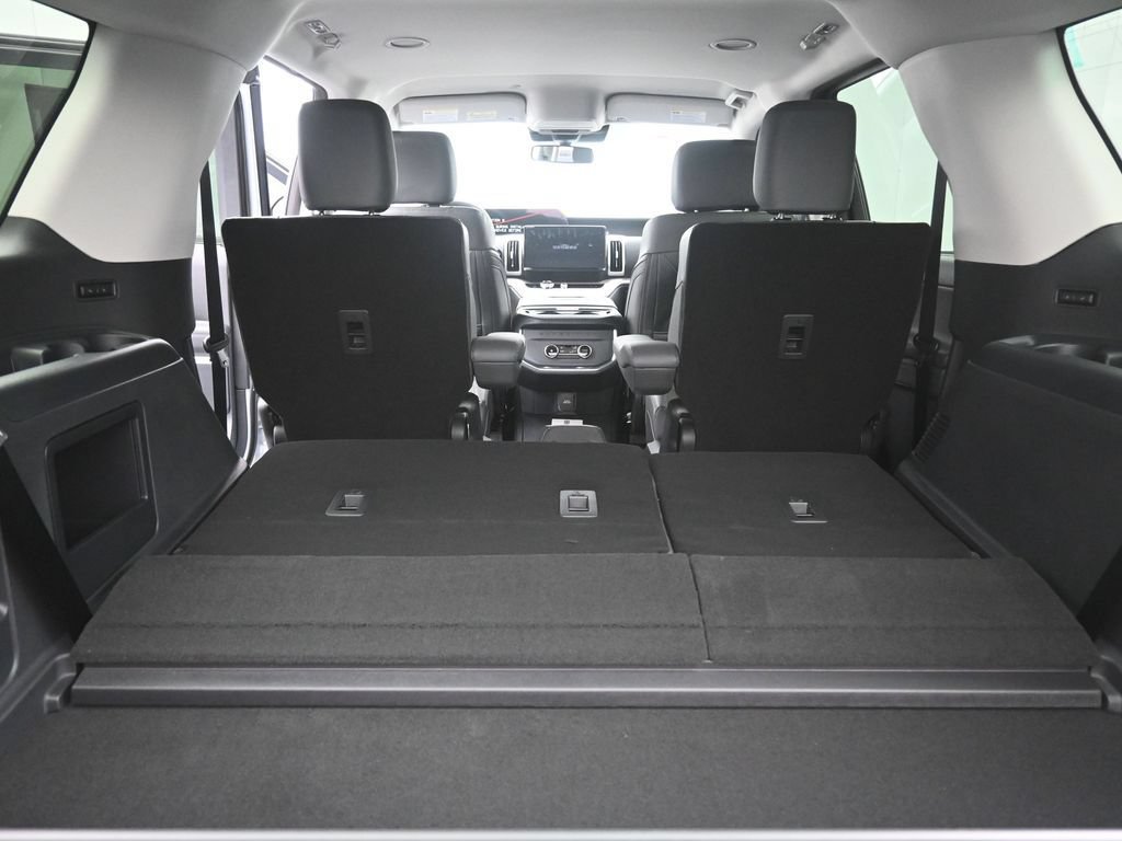 New 2026 Ford Expedition Active RWD image 23