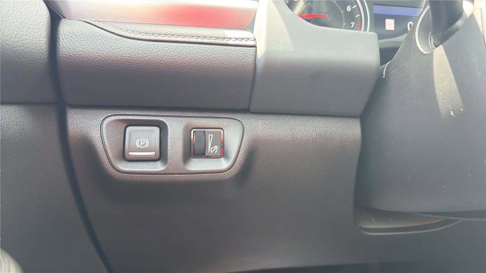 Used 2023 GMC Acadia SLT FWD image 15