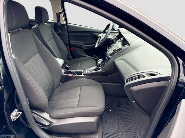Certified 2018 Ford Focus SE w/ Cold Weather Package FWD image 34