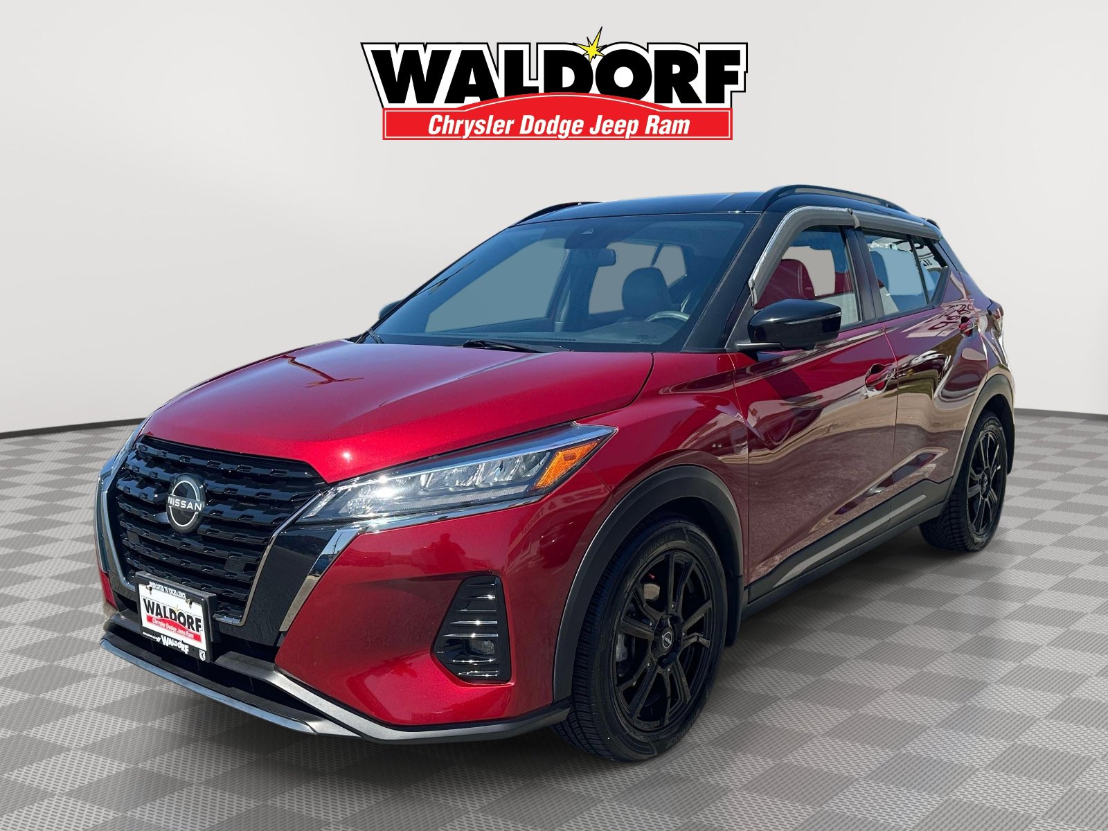 Used 2023 Nissan Kicks SR w/ SR Premium Package image 3