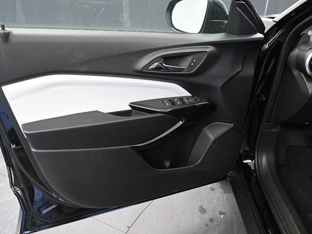 New 2026 Chevrolet Trax LT w/ Driver Confidence Package FWD image 17