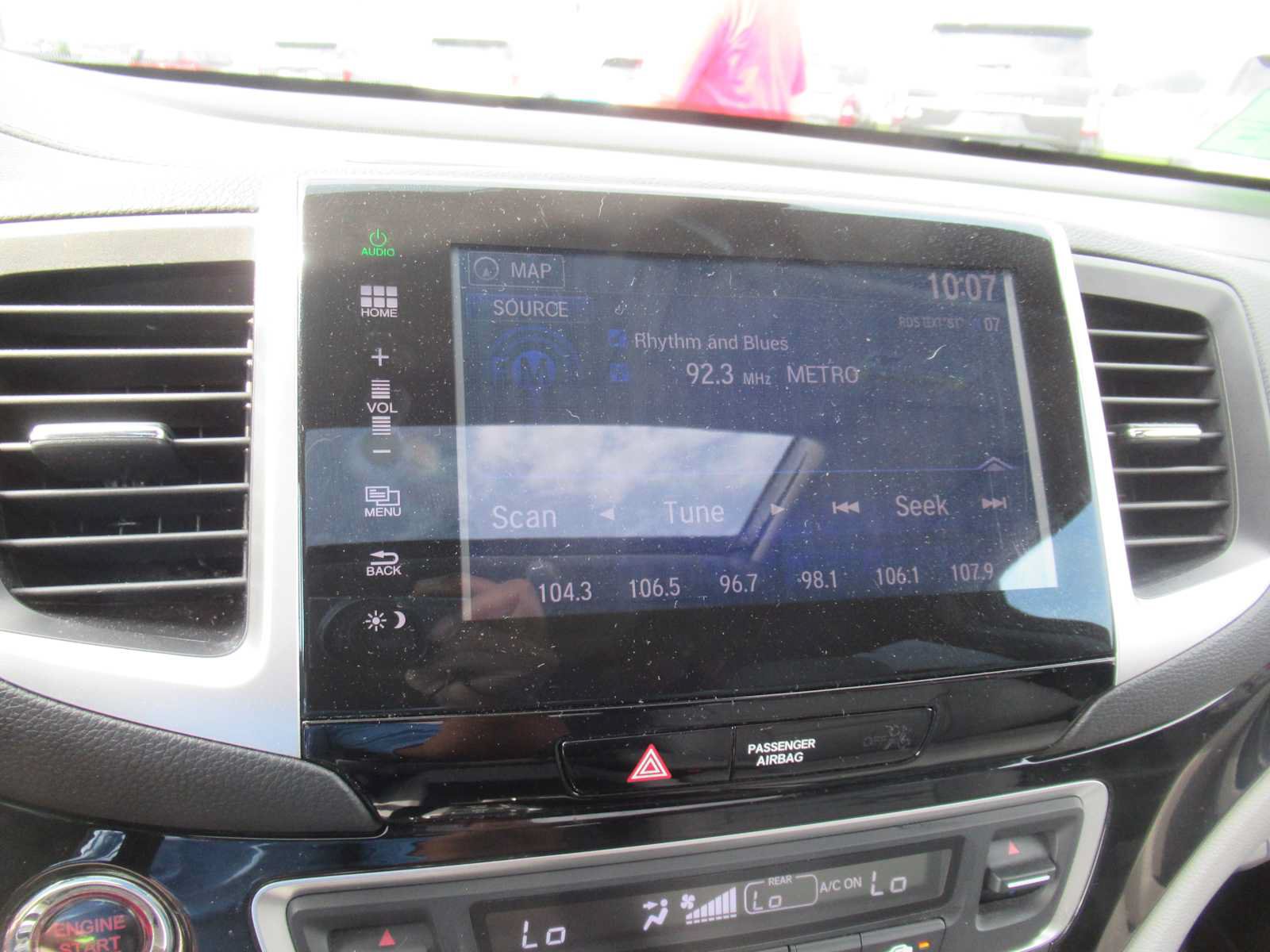 Used 2016 Honda Pilot Touring image 29