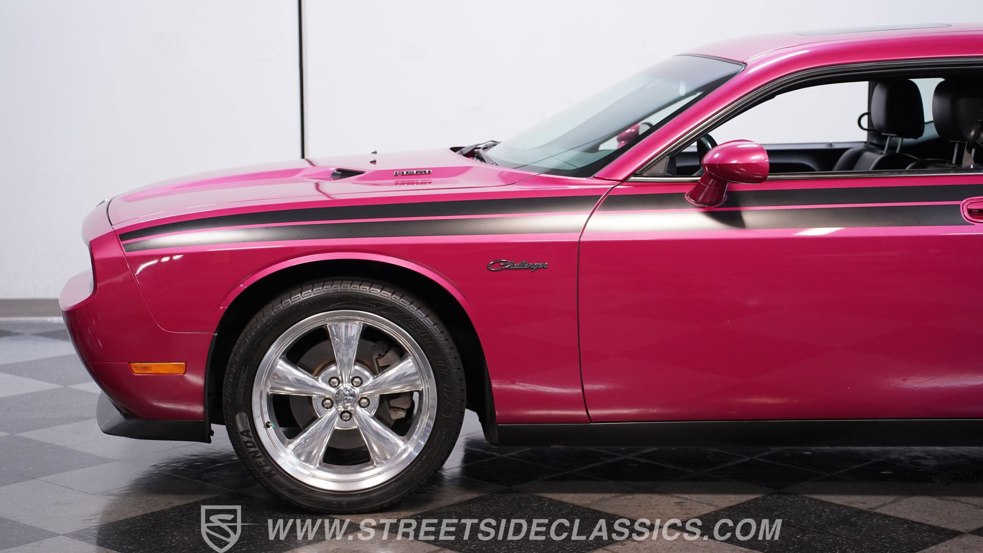 Used 2010 Dodge Challenger R/T RWD image 19
