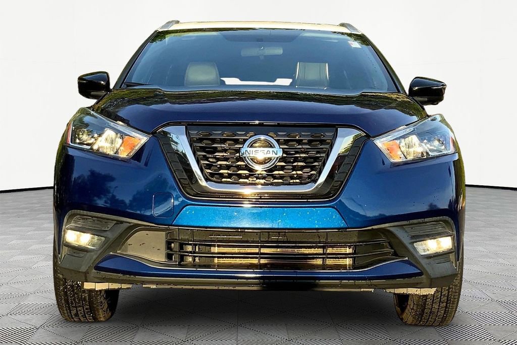 Used 2019 Nissan Kicks SR w/ SR Premium Package image 2