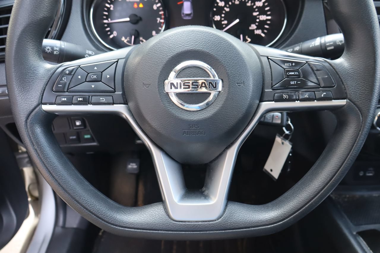 Used 2018 Nissan Rogue S FWD image 11