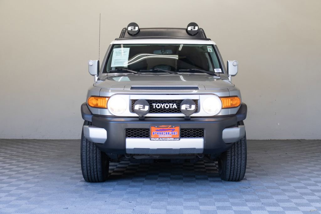 Used 2011 Toyota FJ Cruiser 4WD w/ Convenience Pkg image 4