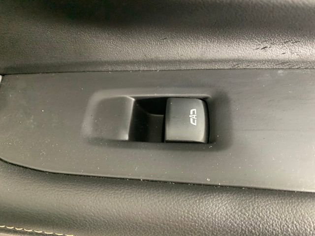 Used 2023 GMC Yukon SLT image 34