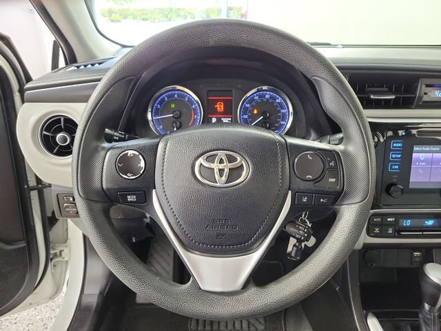 Used 2018 Toyota Corolla LE FWD image 26