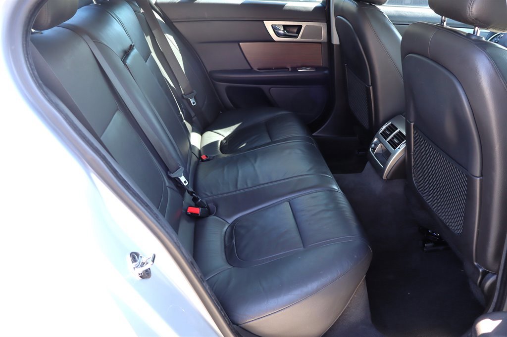 Used 2012 Jaguar XF RWD image 21