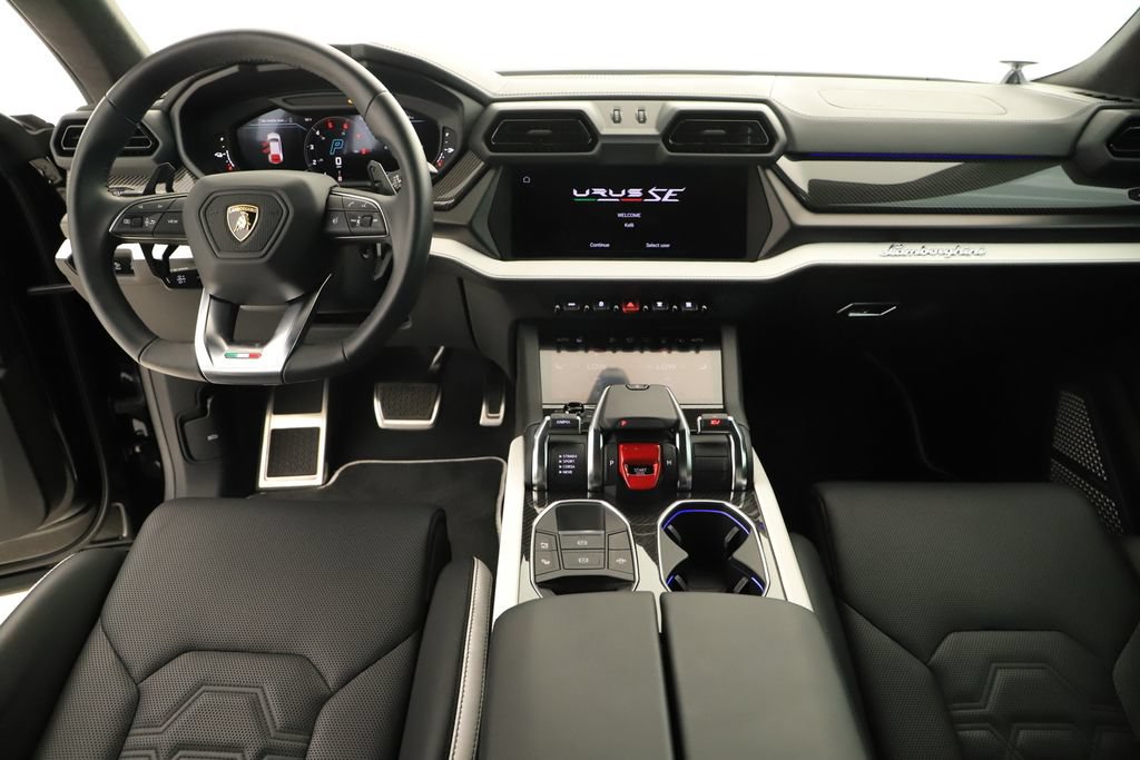 Used 2025 Lamborghini Urus SE AWD/4WD image 18