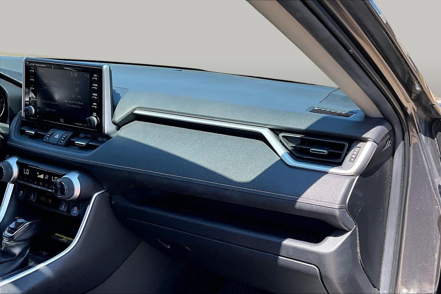 Used 2020 Toyota RAV4 XLE Premium FWD image 18