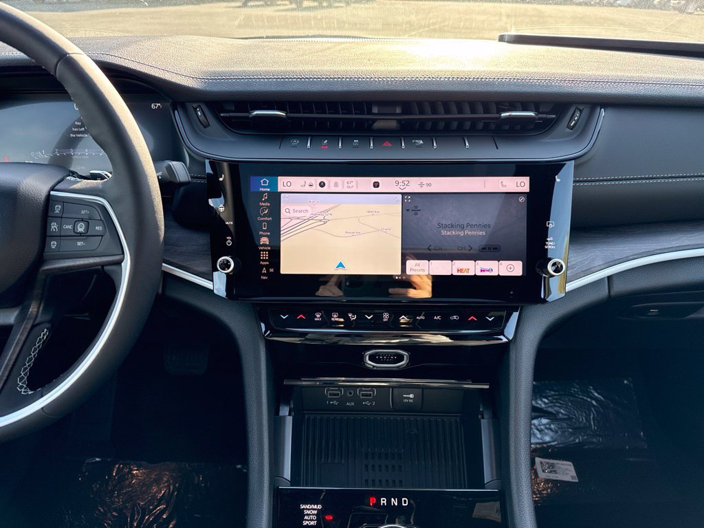 New 2027 Jeep Grand Cherokee Limited AWD/4WD image 17