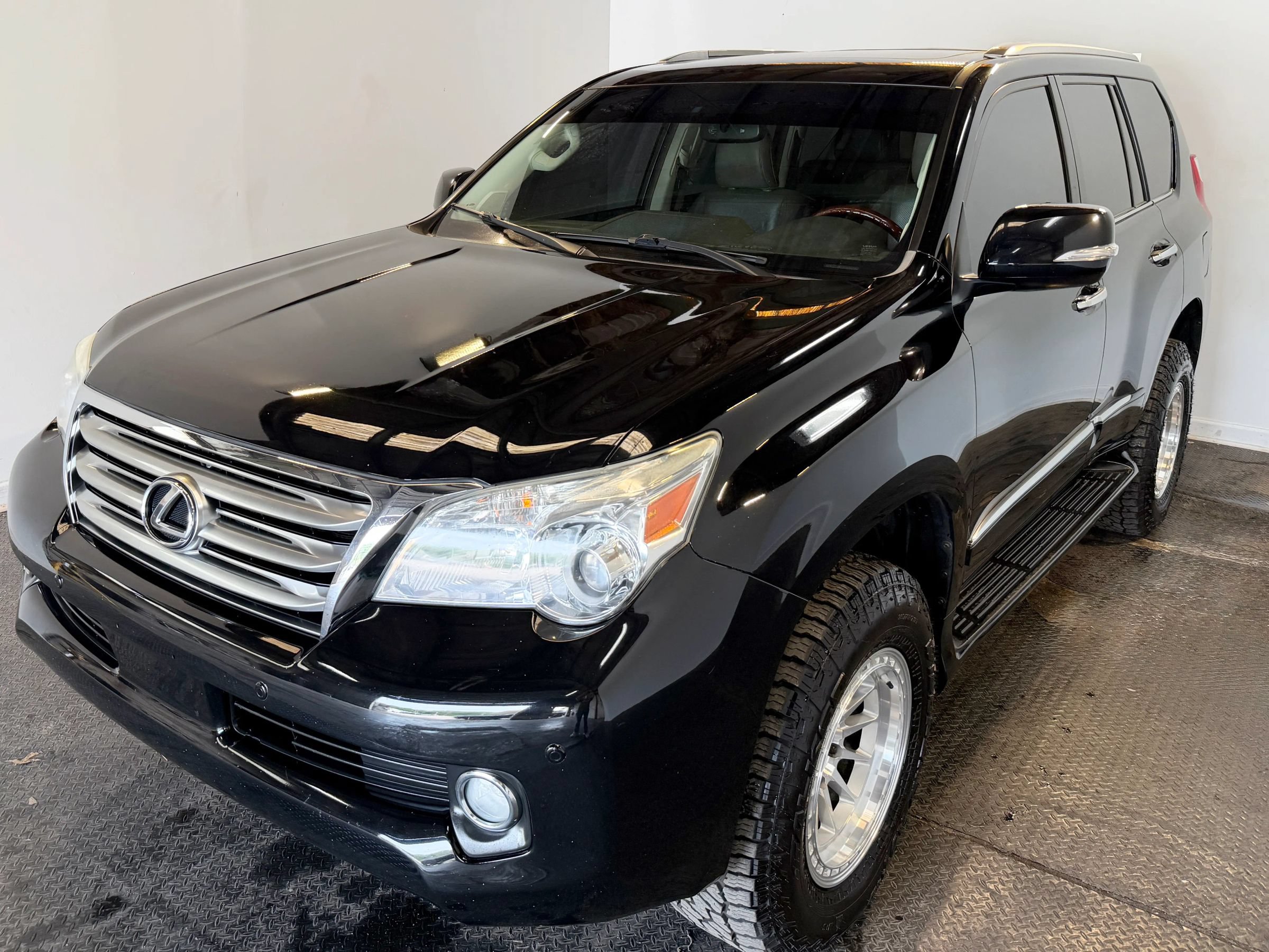 Used 2013 Lexus GX 460 w/ Comfort Plus Pkg AWD/4WD image 2