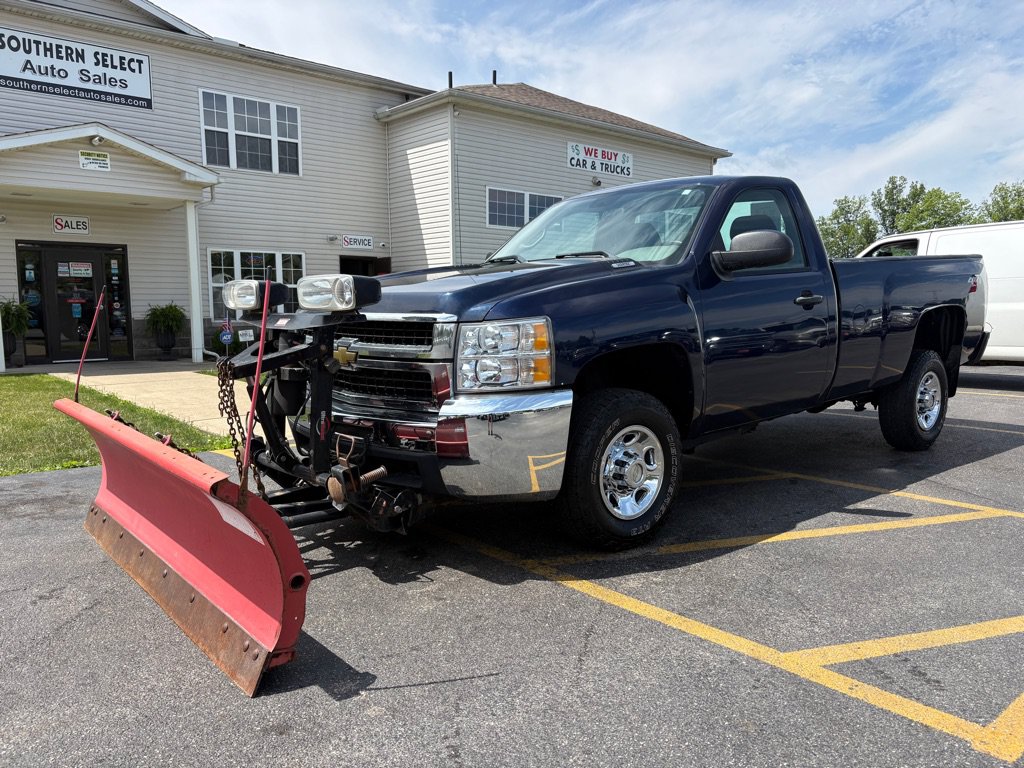 Used 2010 Chevrolet Silverado 2500 W/T w/ Snow Plow Prep Package AWD/4WD image 2