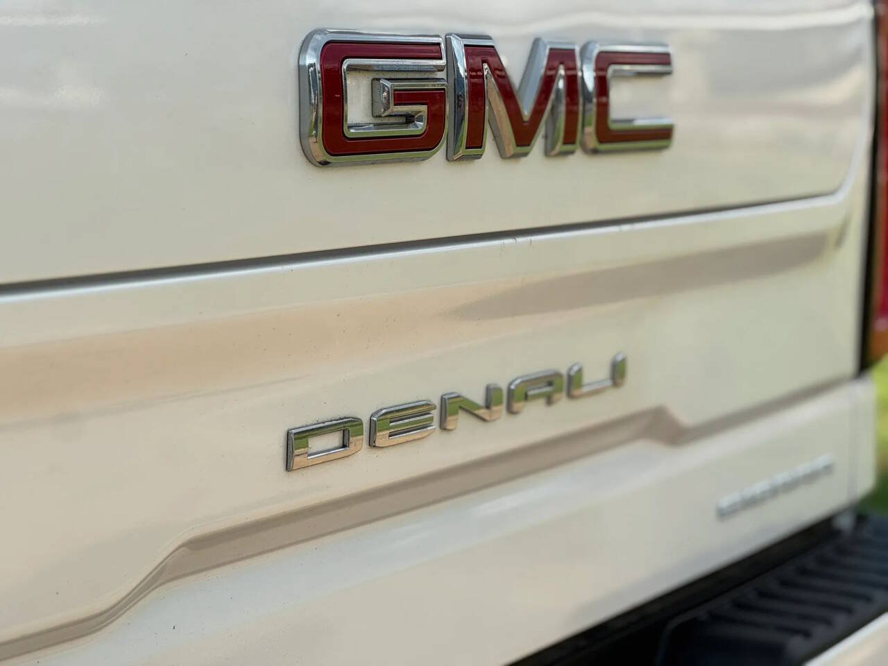 Used 2019 GMC Sierra 1500 Denali w/ Denali Ultimate Package AWD/4WD image 18
