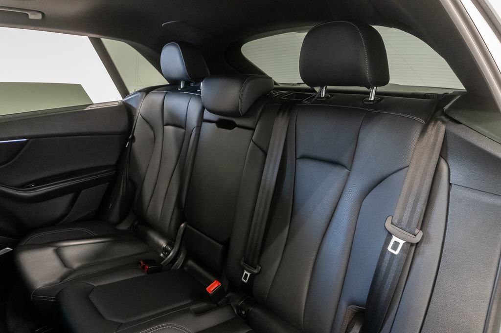 Used 2022 Audi Q8 Premium Plus AWD/4WD image 27