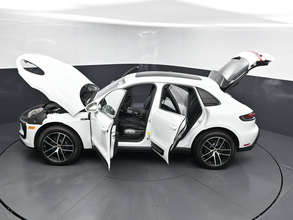New 2026 Porsche Macan AWD/4WD image 32