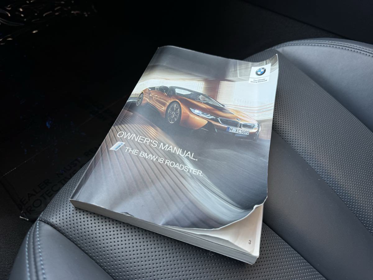 Used 2019 BMW i8 Roadster AWD/4WD image 28