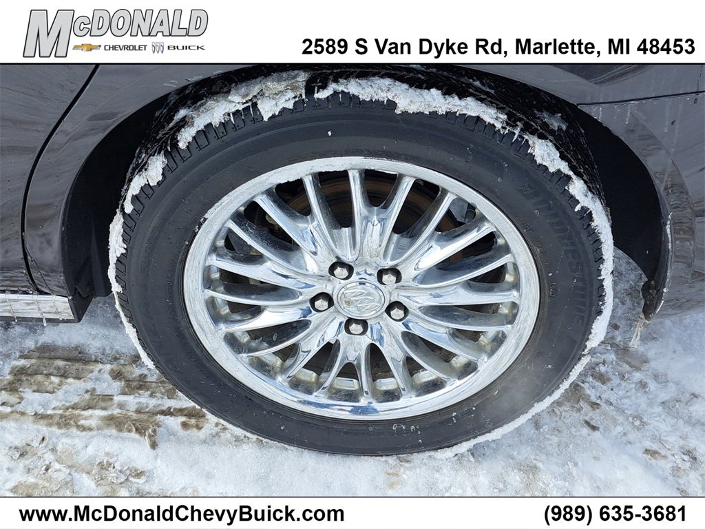 Used 2009 Buick Lucerne Super image 24