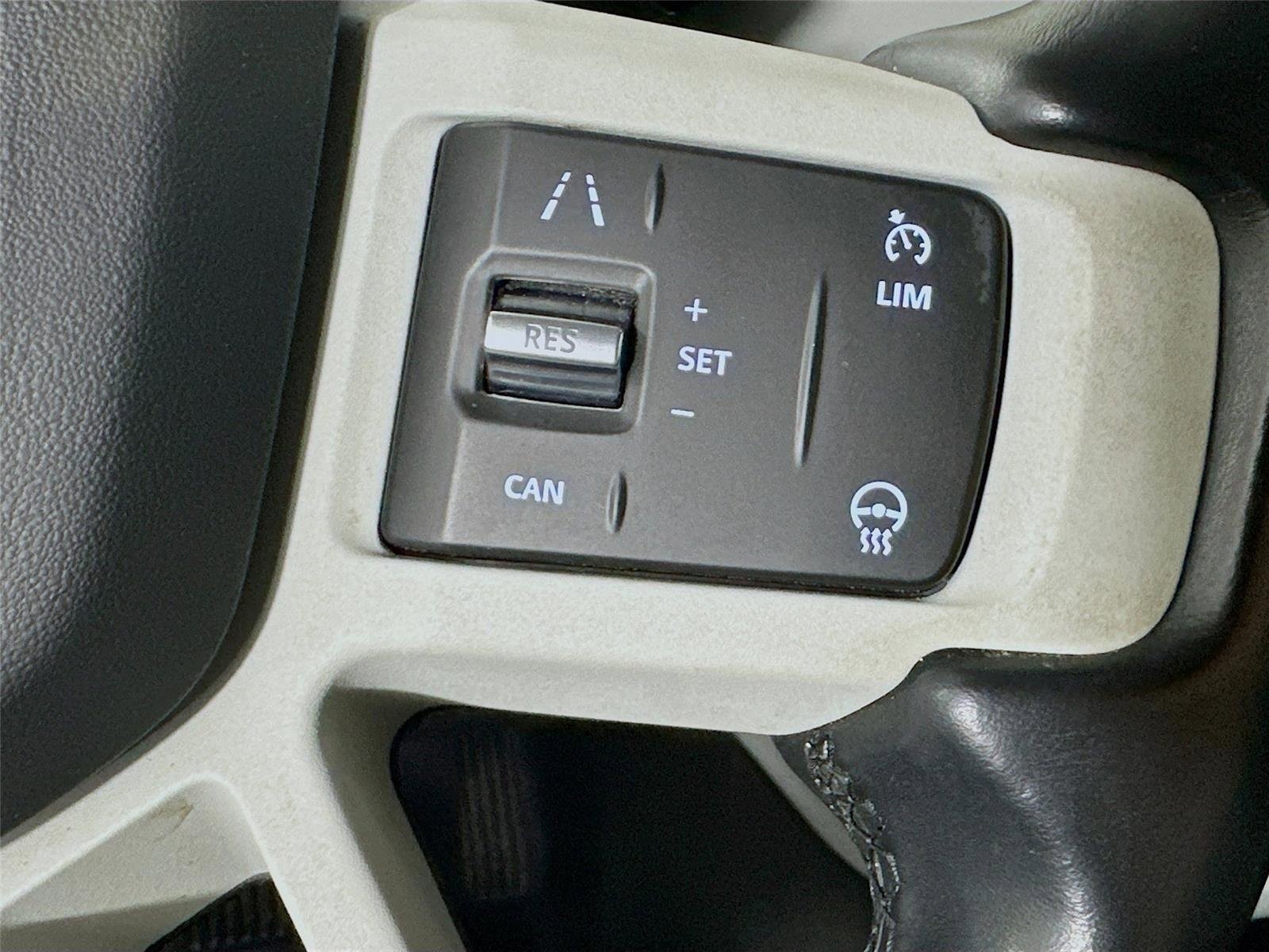 Used 2021 Land Rover Defender 90 First Edition image 19