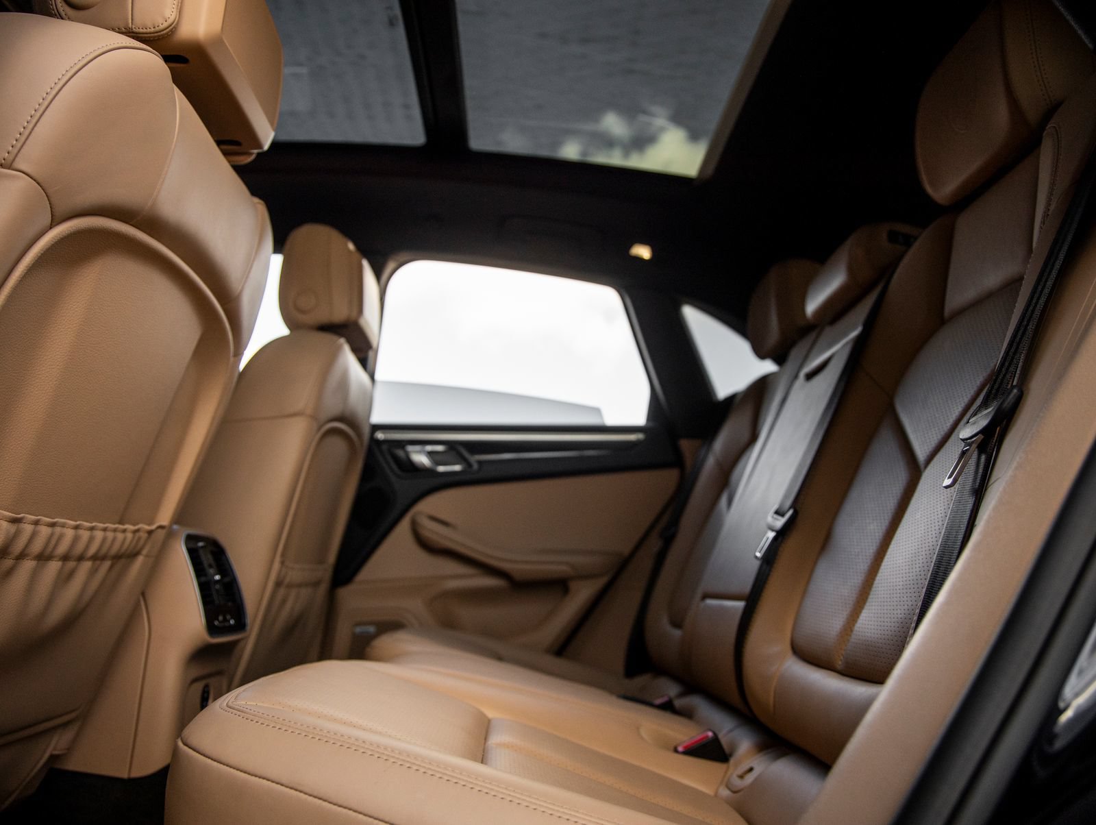 Certified 2020 Porsche Macan S AWD/4WD image 35