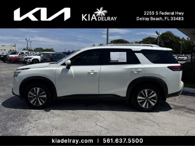 Used 2024 Nissan Pathfinder SL AWD/4WD image 5