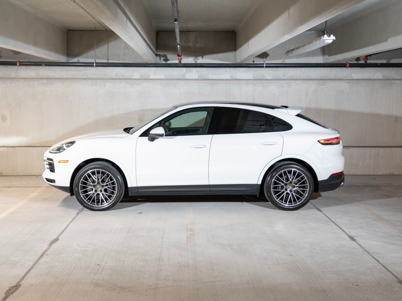 Certified 2021 Porsche Cayenne Coupe AWD/4WD image 2