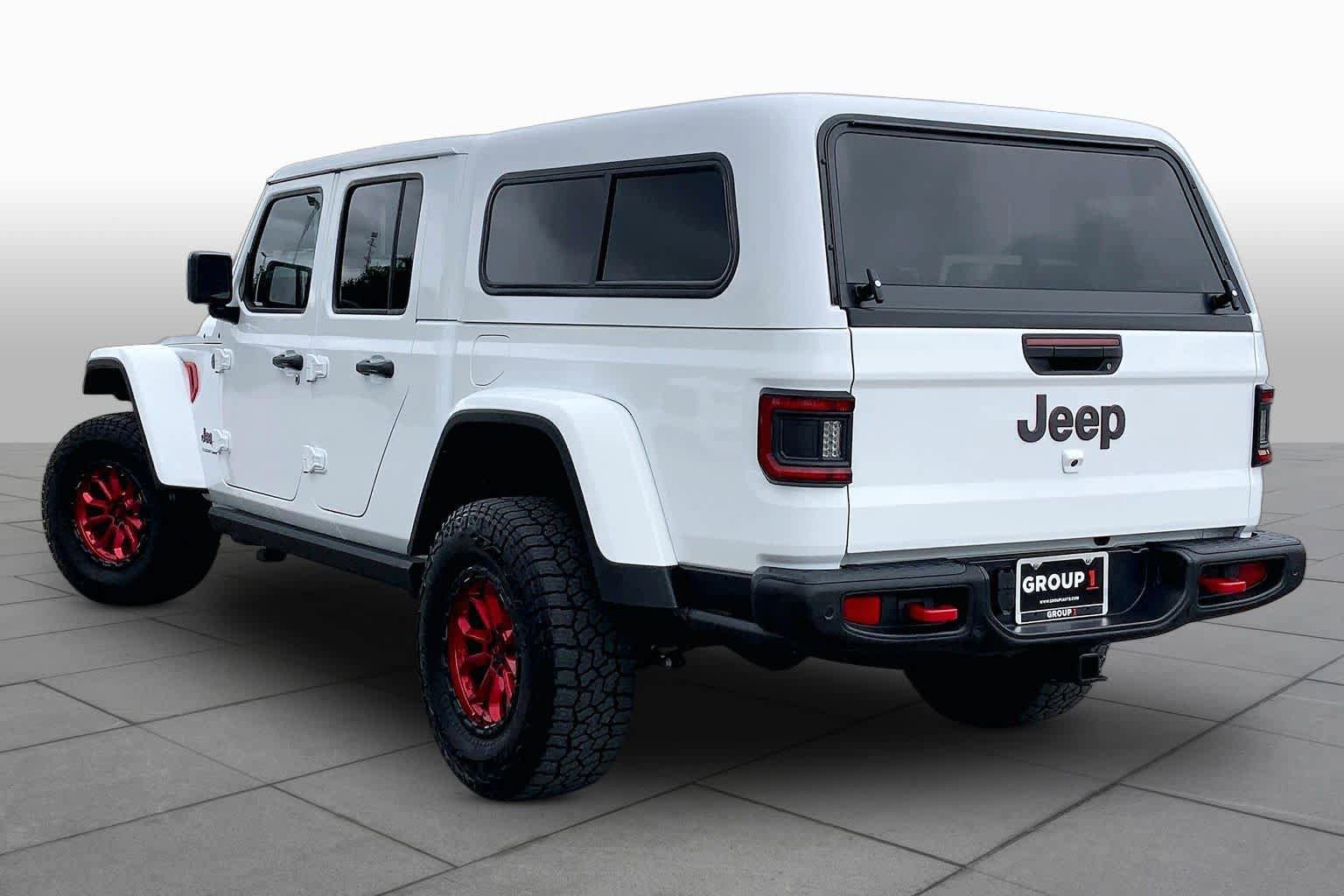 Used 2025 Jeep Gladiator Rubicon AWD/4WD image 11