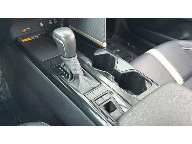 Used 2025 Toyota Camry SE FWD image 31