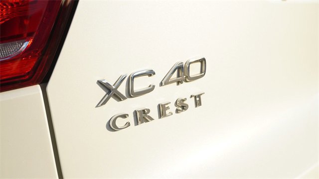 Used 2021 Volvo XC40 T5 Inscription w/ Advanced Package image 12