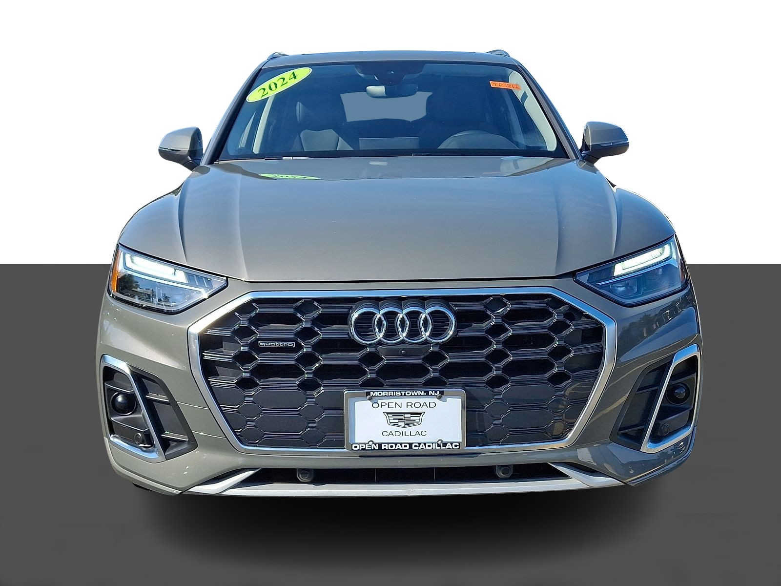 Used 2024 Audi Q5 2.0T Premium Plus w/ Premium Plus Package AWD/4WD image 2