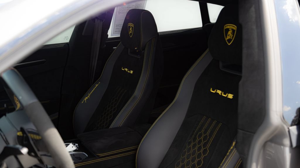 Used 2023 Lamborghini Urus Performante AWD/4WD image 42