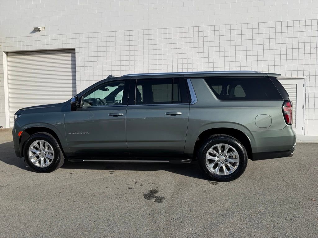 Used 2024 Chevrolet Suburban Premier image 3