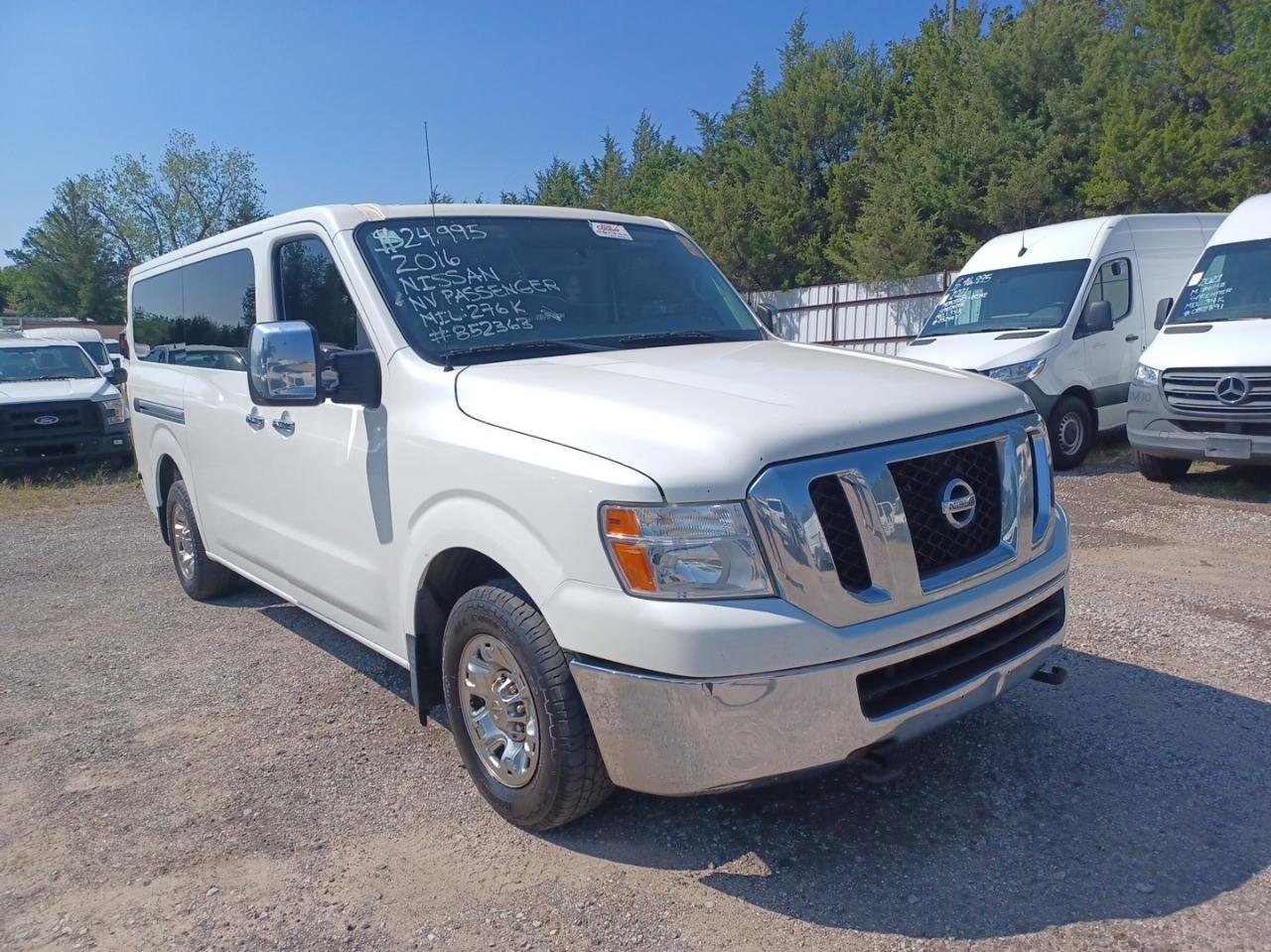 Used 2016 Nissan NV 3500 SV w/ SV Technology Package RWD image 3