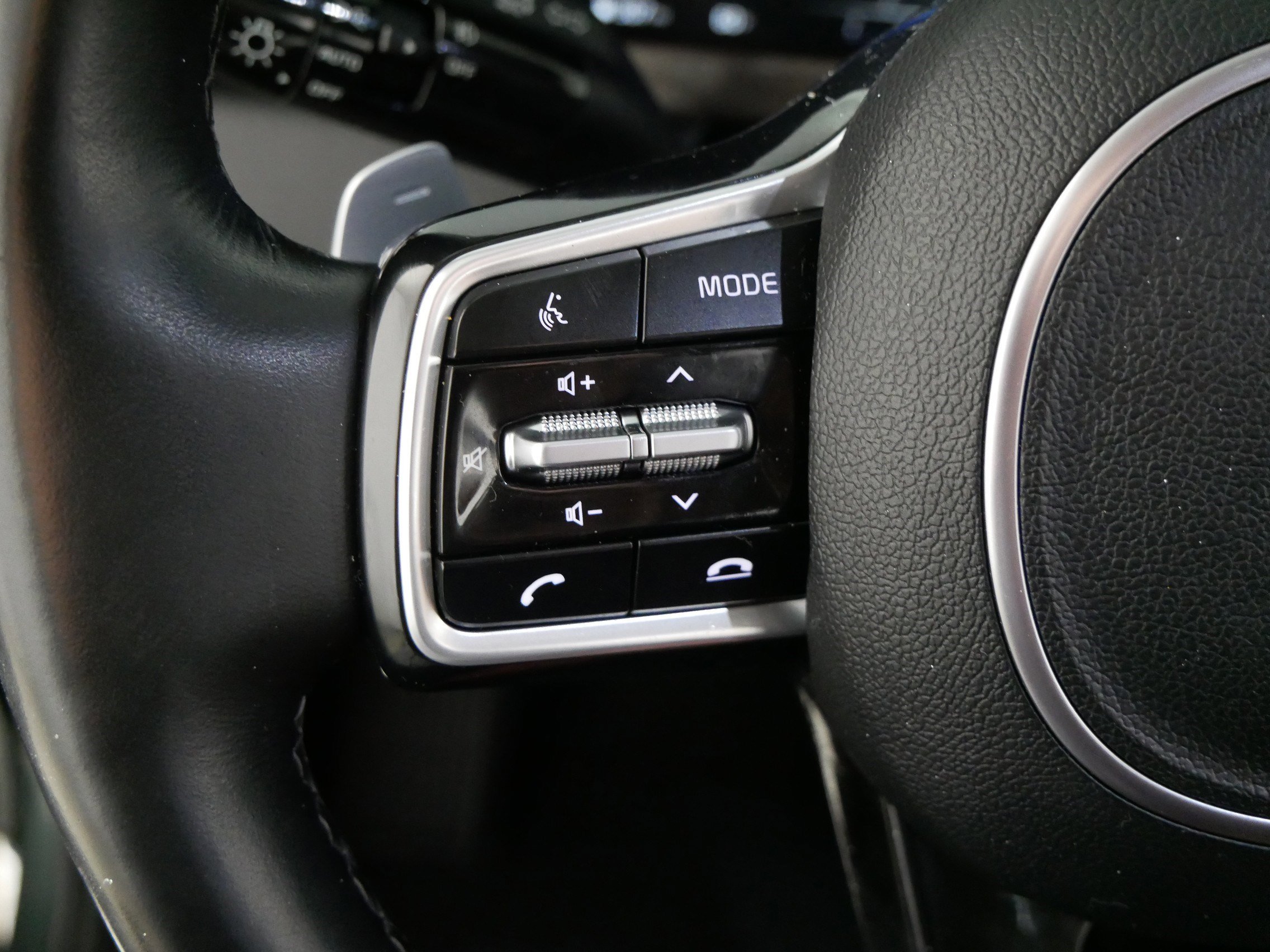 Used 2022 Kia Sorento SX Prestige w/ Rust Color Package image 27