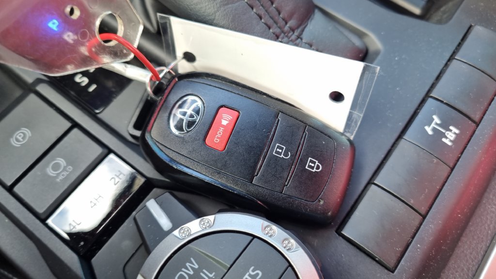 Used 2025 Toyota Tacoma TRD Off-Road AWD/4WD image 28