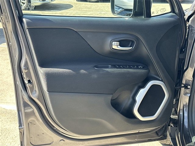 Used 2020 Jeep Renegade Latitude image 13