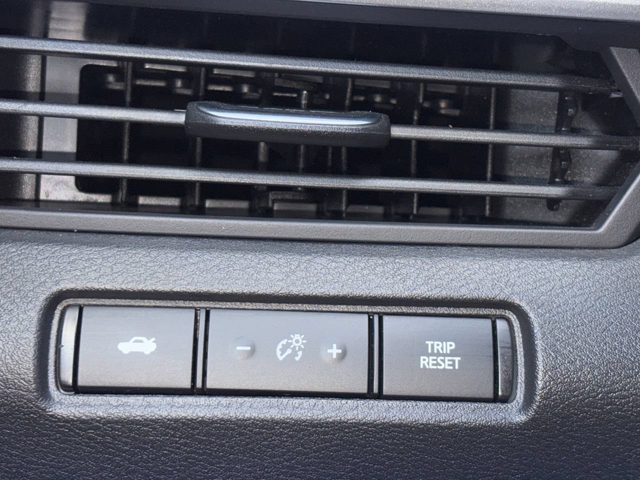Certified 2025 Nissan Altima 2.5 SR w/ SR Premium Package FWD image 21
